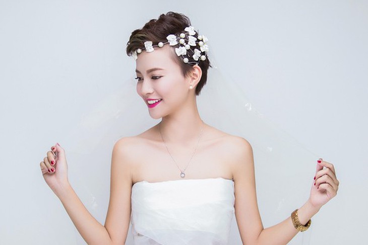 3 kiểu tóc dịu dàng mà vẫn đẹp khó cưỡng cho cô dâu tóc ngắn 9