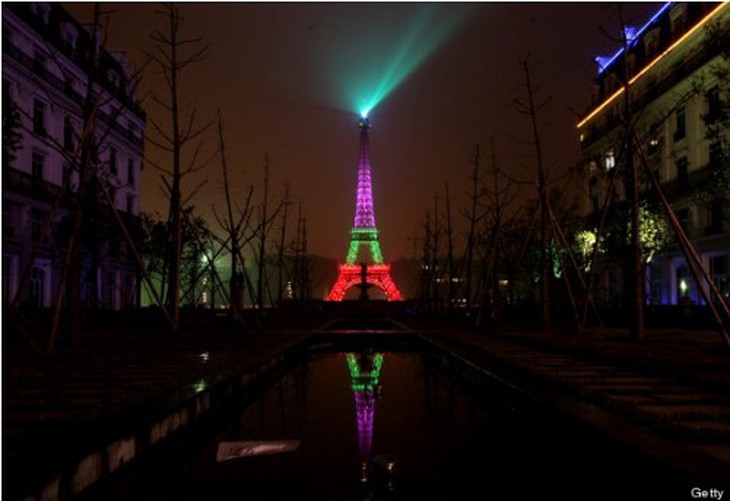 Bản sao tháp Eiffel tại Hàng Châu, Trung Quốc