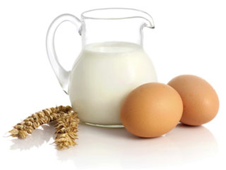 Trứng, sữa là thức ăn bổ sung tốt nhất cho trí não và giàu protein, đặc biệt là lecithin tạo chất dẫn truyền thần kinh acetylcholine.
