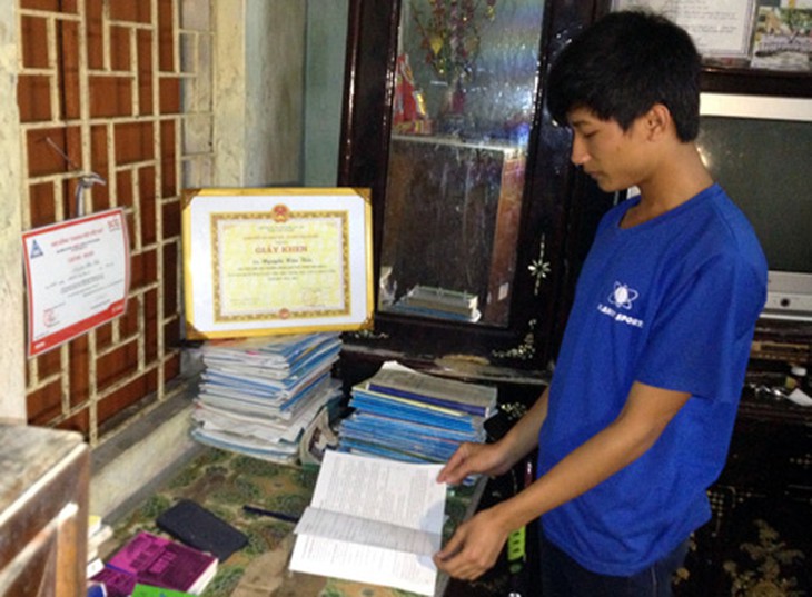Nguyễn Hữu Tiến, cậu học trò nghèo thi đỗ ĐH Y Hà Nội là niềm tự hào của ngôi trường làng huyện Ứng Hoà.