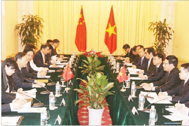 Việt Nam yêu cầu Trung Quốc rút giàn khoan&nbsp; Hải Dương 981 ra khỏi thềm lục địa Việt Nam tại cuộc họp hợp tác song phương Việt - Trung tại Hà Nội.