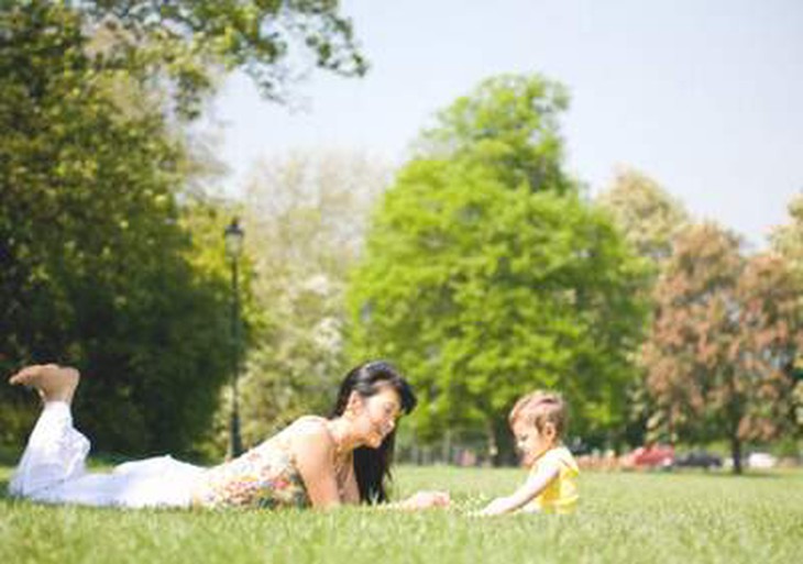 Phơi năng làm tăng vitamin D cho trẻ.