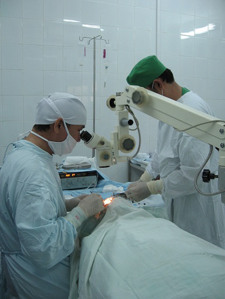 Một ca phẫu thuật bướu cổ