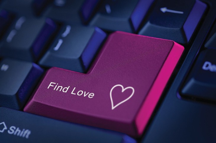 Giới trẻ thường gửi email cho “nửa kia”   để đùa một chút về “chuyện ấy”