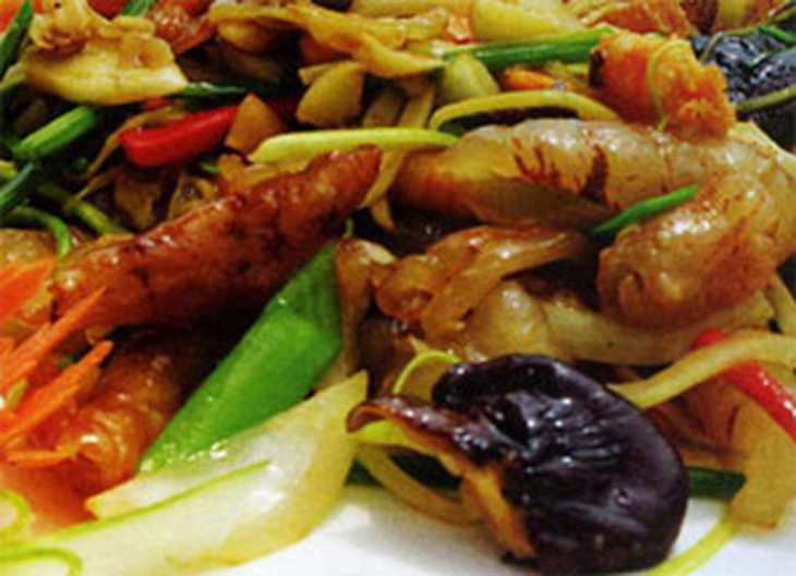 Món hải sâm xào ra củ quả