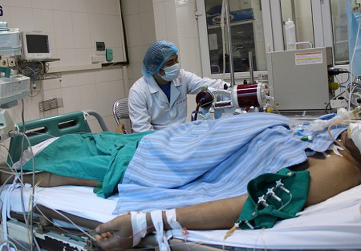 Theo dõi bệnh nhân ECMO.