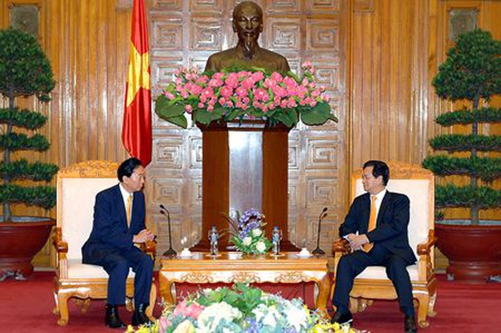Thủ tướng Nguyễn Tấn Dũng tiếp Nguyên Thủ tướng Nhật Bản Hatoyama Yukio