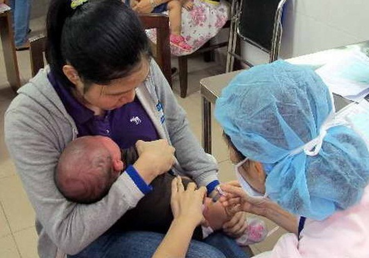 Tiêm vaccin phòng bệnh sởi