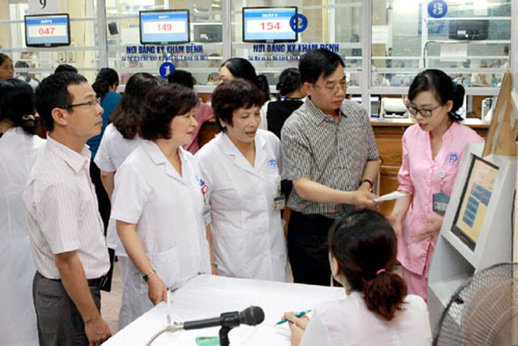 Nhờ nguồn thu thêm từ điều chỉnh viện phí đã giúp nhiều bệnh viện có thêm kinh phí đầu tư, cải tạo cơ sở vật chất buồng bệnh, khu đón tiếp bệnh nhân. Ảnh: Hoàng Liên