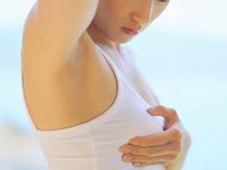 Phụ nữ nên khám ngực mình từ ngày thứ 8 của chu kỳ kinh hay sau khi sạch kinh với nhịp độ mỗi tháng một lần