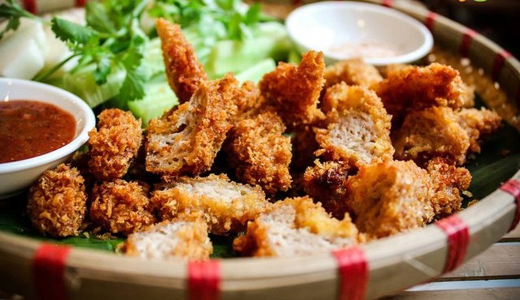 Sự thật đáng sợ những bạn hay ăn nem chua rán phải biết