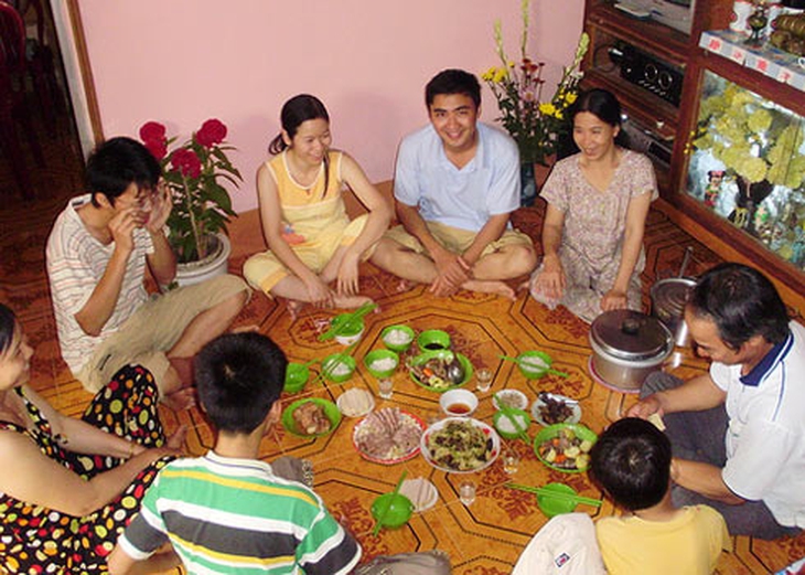 bua-com-gia-dinh-to-1351674782-1577-1133