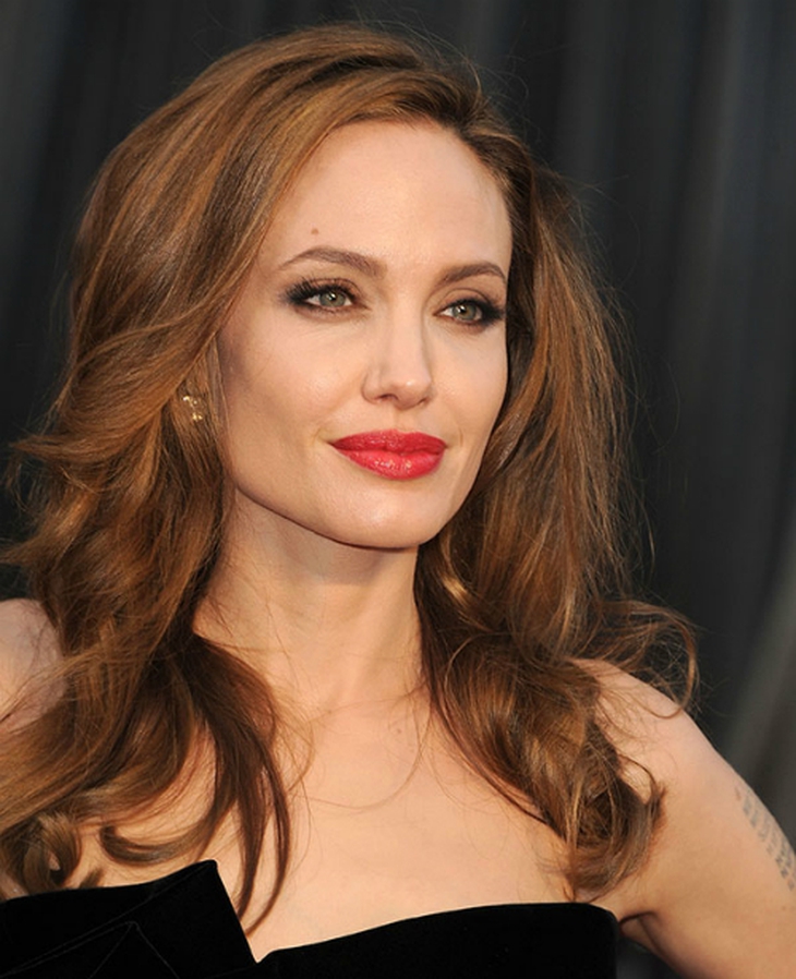 angelina-jolie-oscars-2013-6096-14254630