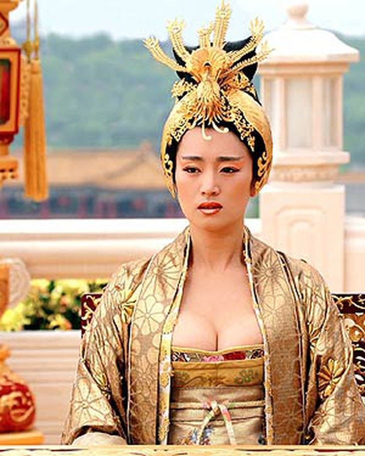 võ tắc thiên, phạm băng băng, củng lợi, khoe ngực