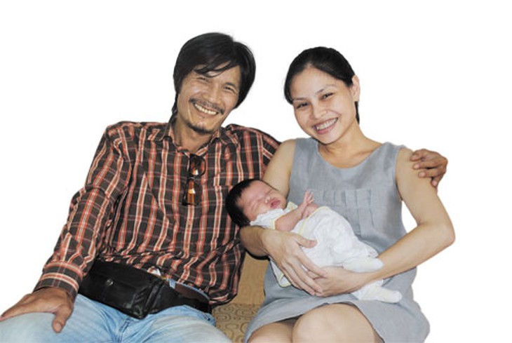 Tổ ấm hạnh phúc của NSƯT Công Ninh và người vợ trẻ 