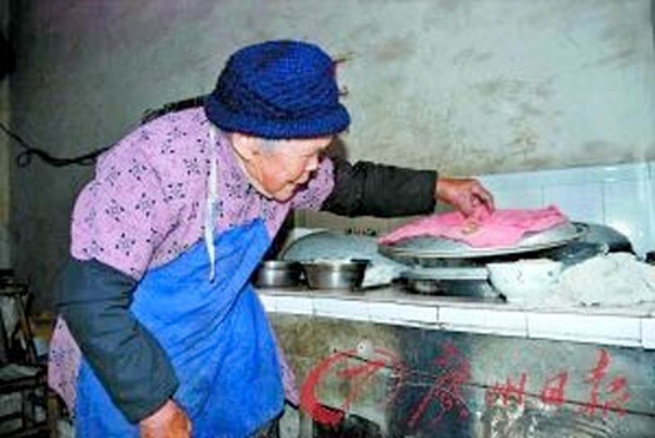 Cụ vẫn nấu ăn hàng ngày