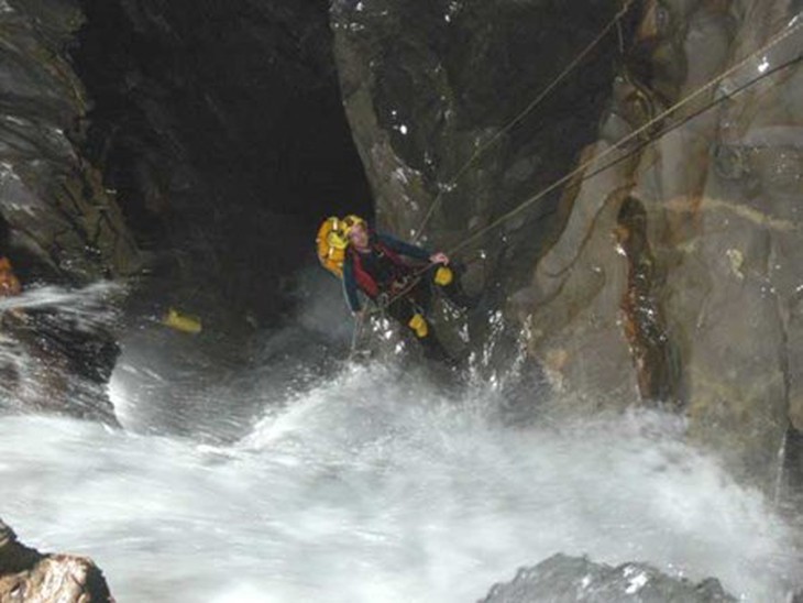 Vi sao du khach phai “xep hang” den 2016 de kham pha Son Doong?