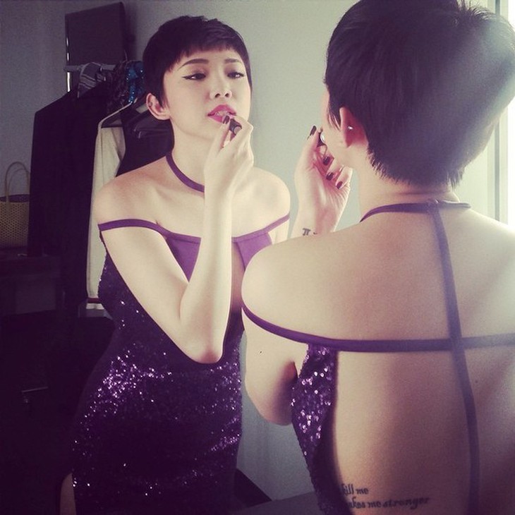 không nội y 