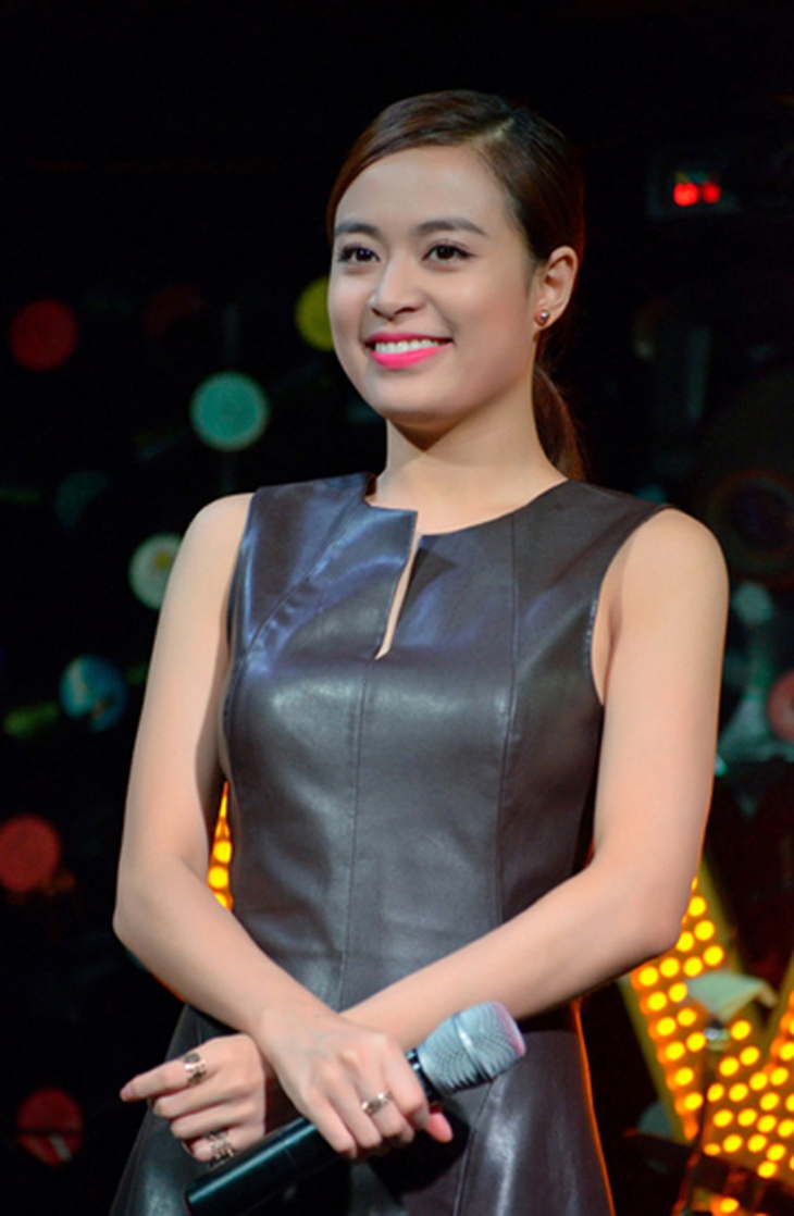 Hoang-Thuy-Linh-5169-1422263486.jpg