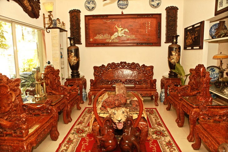 Chiêu mượn đồ đánh bóng gây ồn ào của Quang Lê, Thủy Tiên