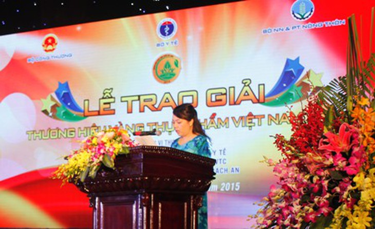 Bộ trưởng Bộ Y tế Nguyễn Thị Kim Tiến phát biểu tại lễ trao giải “Thương hiệu vàng thực phẩm Việt Nam”