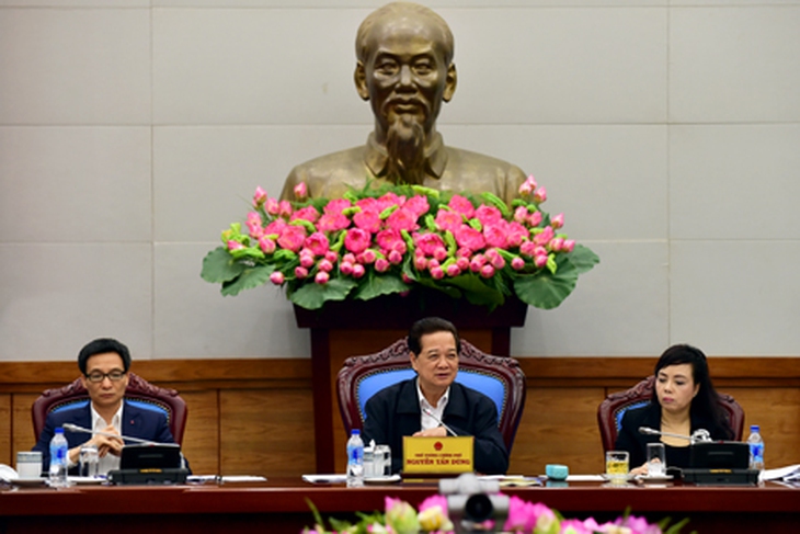 Thủ tướng Nguyễn Tấn Dũng, Phó thủ tướng Vũ Đức Đam và Bộ trưởng Bộ Y tế Nguyễn Thị Kim Tiến tại buổi họp về giảm tải BV  Ảnh Chinhphu.vn