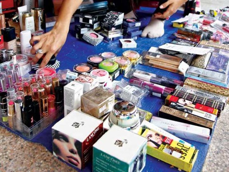 Mỹ phẩm không nguồn gỗ,xuất xứ được bày bàn tràn lan