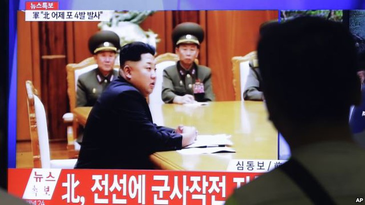 Hình ảnh được cho rằng lãnh đạo Triều Tiên Kim Jong Un đang họp với các tướng lĩnh Triều Tiên hôm 21/8