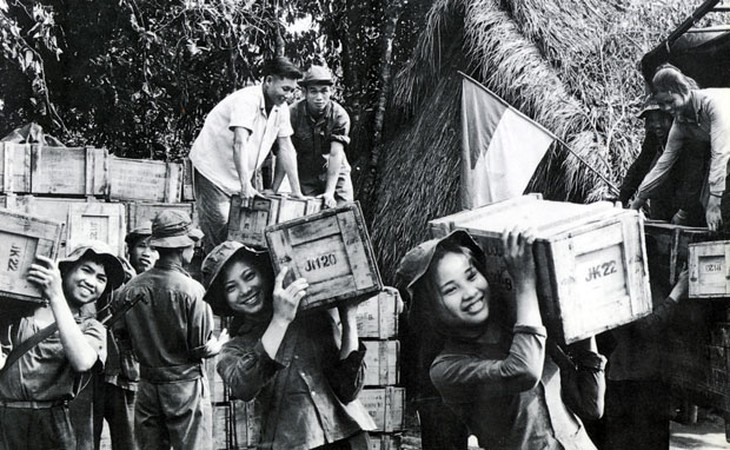 Thanh niên xung phong Trường Sơn với niềm tin thắng lợi. Ảnh: Đoàn Công