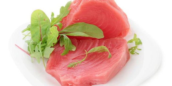Bà bầu không nên ăn gỏi cá (cá sống), sò ốc không được chế biến kỹ ở nhiệt độ cao