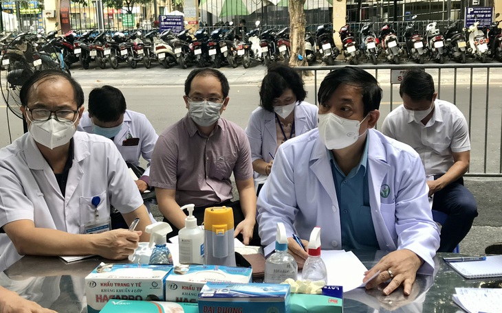Xét nghiệm nhanh nhất để khẩn trương phân vùng xanh - đỏ, phục vụ chống dịch COVID-19 tại BV Việt Đức