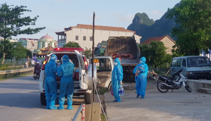 Quảng Bình: Cháu bé 5 ngày tuổi dương tính với SARS-CoV-2, lên phương án đón công dân từ các tỉnh phía Nam về quê tránh dịch - Ảnh 1. Quảng Bình: Cháu bé 5 ngày tuổi dương tính với SARS-CoV-2, lên phương án đón công dân từ các tỉnh phía Nam về quê tránh dịch - Ảnh 1.