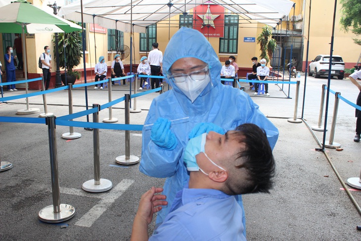 Xét nghiệm nhanh nhất để khẩn trương phân vùng xanh- đỏ, phục vụ chống dịch COVID-19 tại BV Việt Đức - Ảnh 3. Xét nghiệm nhanh nhất để khẩn trương phân vùng xanh- đỏ, phục vụ chống dịch COVID-19 tại BV Việt Đức - Ảnh 3.