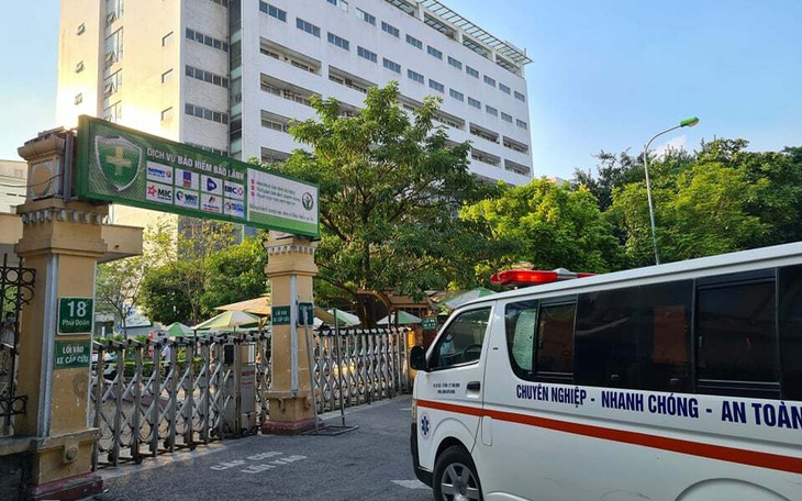 [KHẨN] Người đến Bệnh viện Việt Đức từ 15-30/9 cần liên hệ y tế ngay