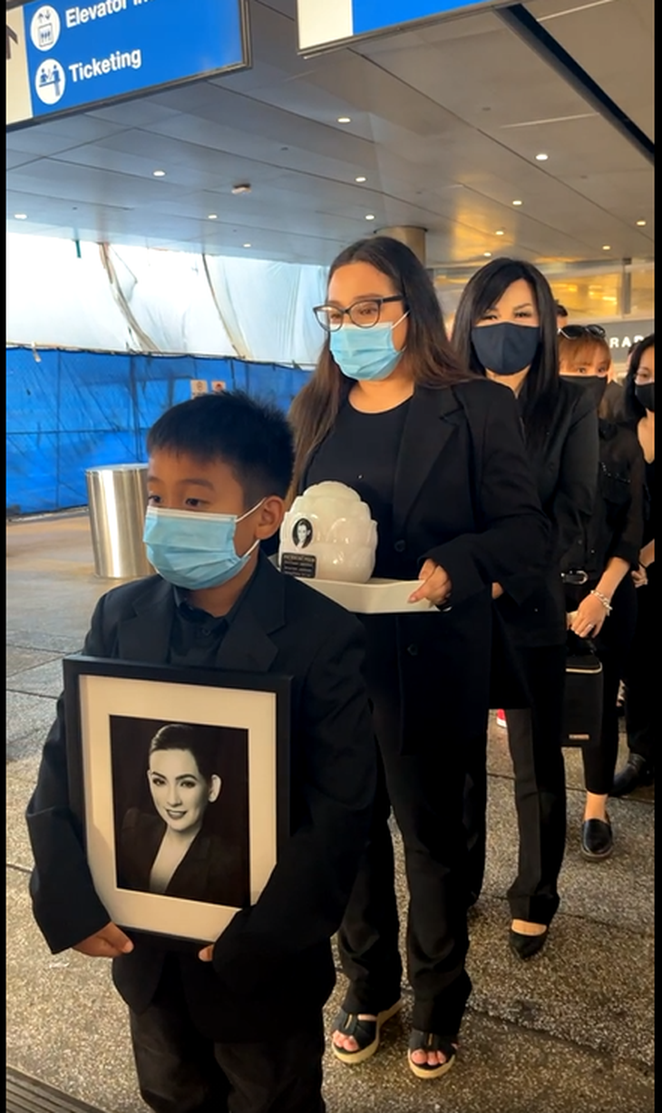 Ca sĩ Phi Nhung đã trở về với vòng tay của con gái và gia đình - Ảnh 4.