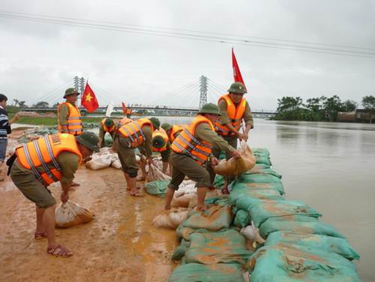 Thủ tướng chỉ đạo theo dõi chặt chẽ, phối hợp kịp thời, quyết liệt, hiệu quả ứng phó với thiên tai - Ảnh 2. Thủ tướng chỉ đạo theo dõi chặt chẽ, phối hợp kịp thời, quyết liệt, hiệu quả ứng phó với thiên tai - Ảnh 2.