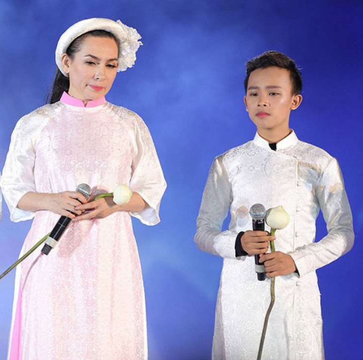 Hồ Văn Cường mong lùm xùm khép lại để mẹ nuôi Phi Nhung an nghỉ nơi xa - Ảnh 5.