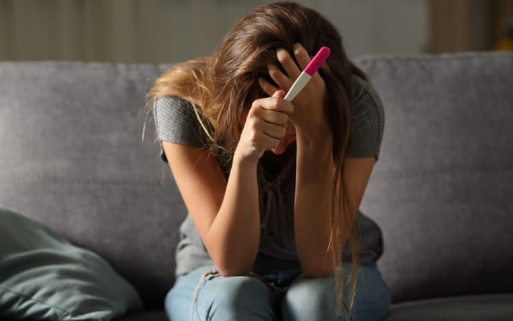 Ăn kiêng, thức khuya không chỉ ảnh hưởng tới sức khỏe phụ nữ mà còn có thể gây vô sinh