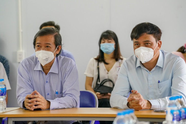 Thích ứng an toàn dịch COVID-19: Tiếp nhận chuyển giao Trung tâm hồi sức người bệnh COVID-19 - Ảnh 2. Thích ứng an toàn dịch COVID-19: Tiếp nhận chuyển giao Trung tâm hồi sức người bệnh COVID-19 - Ảnh 2.