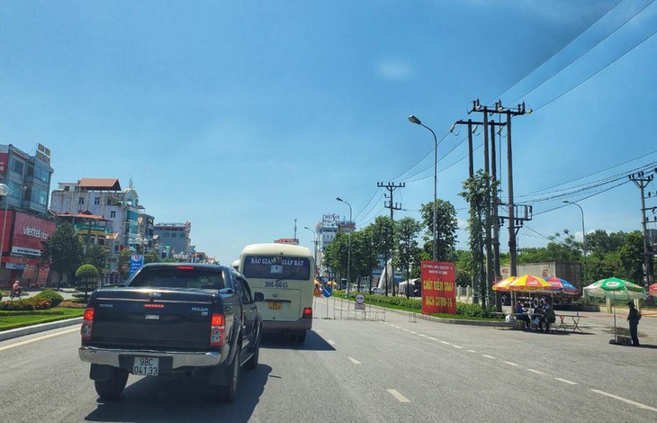 Người từ tỉnh thành “vùng xanh” đến/về Bắc Giang chỉ cần có kết quả xét nghiệm âm tính - Ảnh 2.