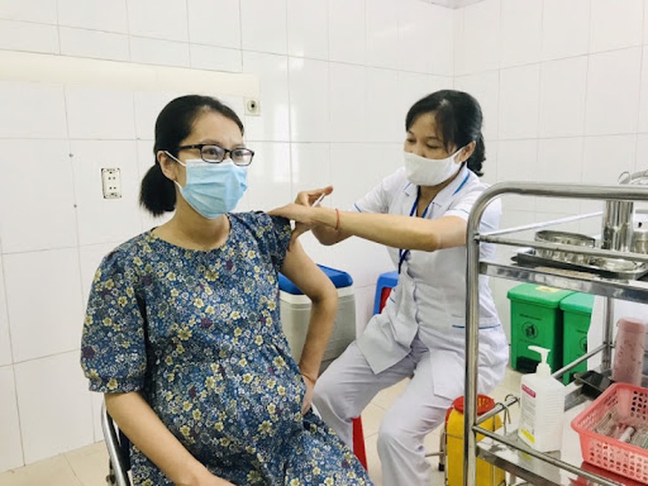 COVID-19 có triệu chứng gây nguy cơ biến chứng nghiêm trọng khi mang thai - Ảnh 3.