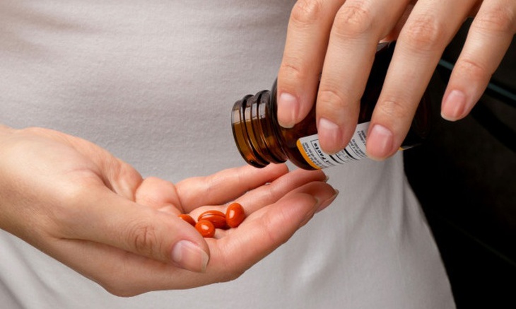 Esttrogen là tên gọi chung cho 3 chất là Estron, Estradiol và Estriol, được ký hiệu là E1, E2, E3.