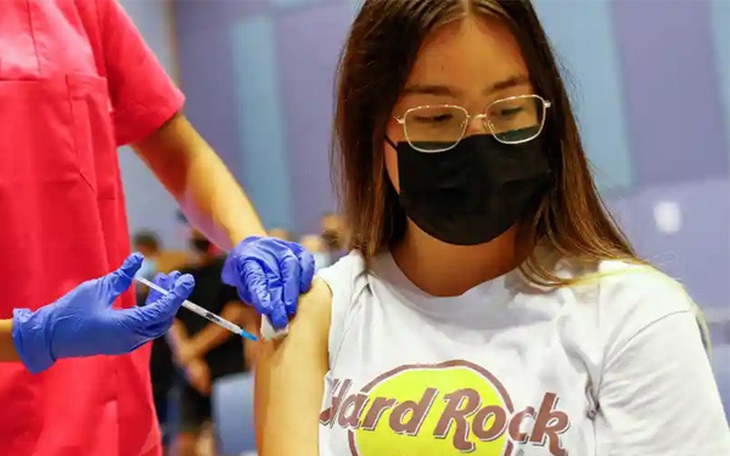 Chuẩn bị tiêm vaccine phòng COVID-19 cho trẻ từ 12-17 tuổi