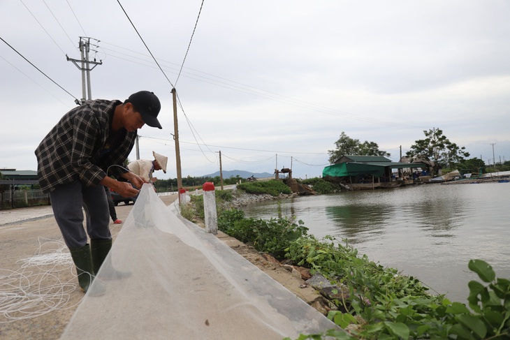 Hà Tĩnh chuẩn bị nhiều phương án chống bão Kompasu - Ảnh 3. Hà Tĩnh chuẩn bị nhiều phương án chống bão Kompasu - Ảnh 3.