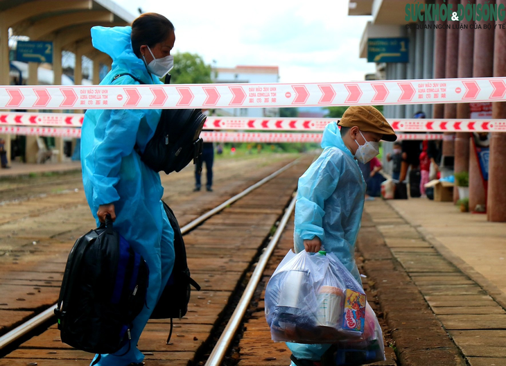 Chuyến tàu “yêu thương” đưa hàng trăm công dân Thừa Thiên Huế từ TP. HCM về quê - Ảnh 7.