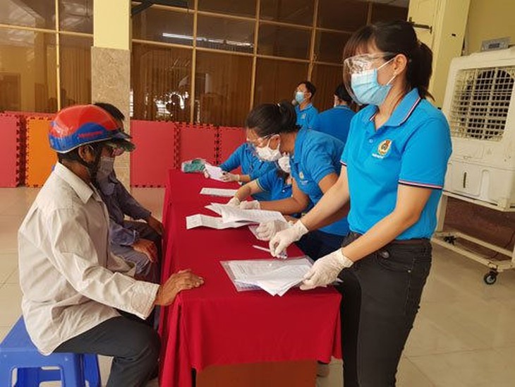 Dịch COVID-19: Xác định rõ đối tượng hưởng hỗ trợ từ Quỹ Bảo hiểm thất nghiệp - Ảnh 1. Dịch COVID-19: Xác định rõ đối tượng hưởng hỗ trợ từ Quỹ Bảo hiểm thất nghiệp - Ảnh 1.