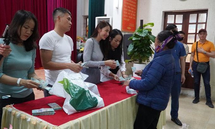 2 huyện ở Nghệ An đã có báo cáo gửi Bộ Công an về hoạt động từ thiện của ca sĩ Thủy Tiên - Ảnh 1. 2 huyện ở Nghệ An đã có báo cáo gửi Bộ Công an về hoạt động từ thiện của ca sĩ Thủy Tiên - Ảnh 1.