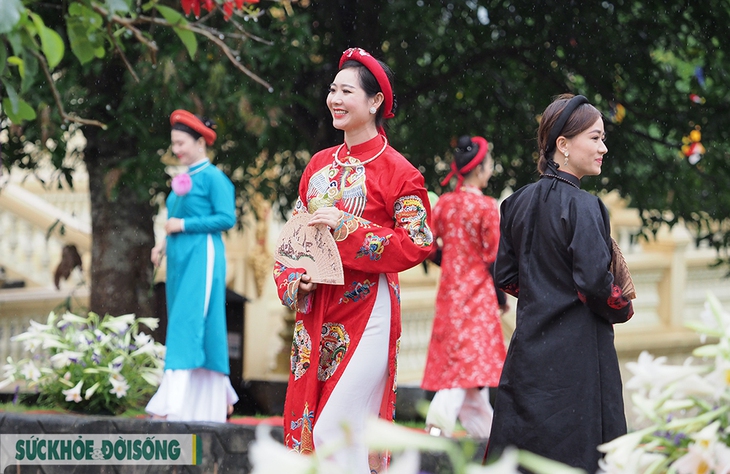 Mộng mơ tà áo dài xứ Huế - Ảnh 1.