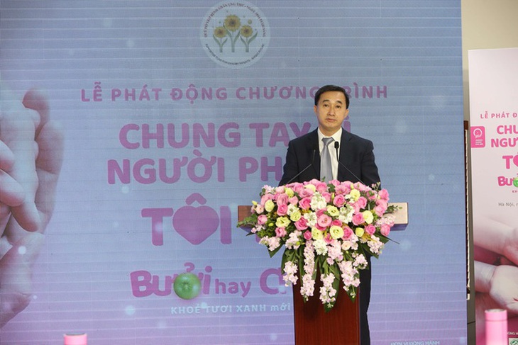 Thứ trưởng Bộ Y tế kêu gọi chị em khám sàng lọc căn bệnh ung thư gây ra hơn 15.000 ca mắc mỗi năm - Ảnh 1. Thứ trưởng Bộ Y tế kêu gọi chị em khám sàng lọc căn bệnh ung thư gây ra hơn 15.000 ca mắc mỗi năm - Ảnh 1.