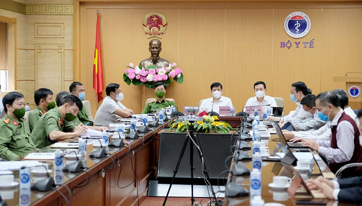 Bộ trưởng Bộ Y tế: Thông tin tiêm chủng của người dân rất cần thiết để "thích ứng an toàn, linh hoạt, kiểm soát hiệu quả dịch COVID-19" - Ảnh 1. Bộ trưởng Bộ Y tế: Thông tin tiêm chủng của người dân rất cần thiết để "thích ứng an toàn, linh hoạt, kiểm soát hiệu quả dịch COVID-19" - Ảnh 1.